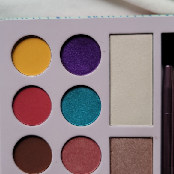 Moods by Laura Sanchez Palette - Picture 5 of 6